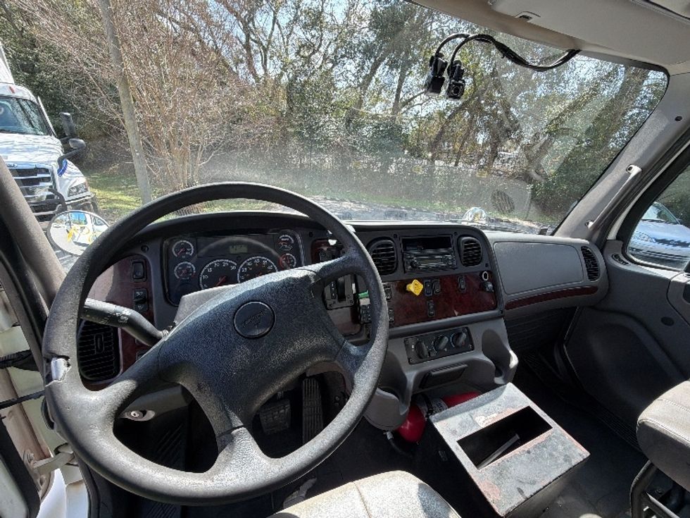 Beverage Truck-Light and Medium Duty Trucks-Freightliner-2015-M2-Pensacola-FL-181,104\n\t\tmiles-$ 37,500 - Image 15