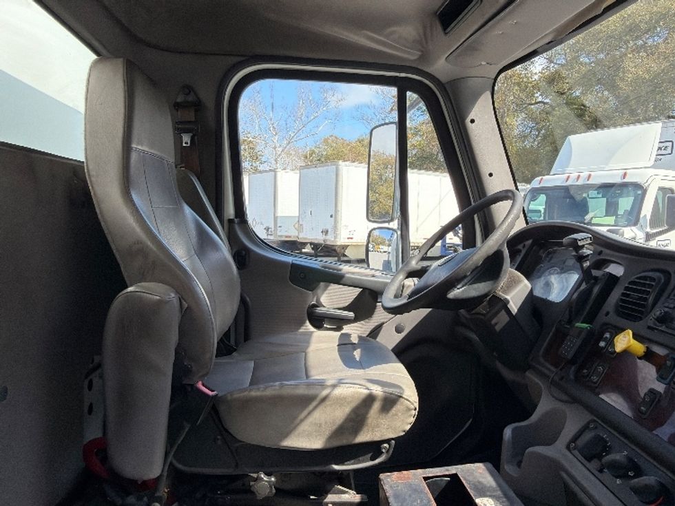 Beverage Truck-Light and Medium Duty Trucks-Freightliner-2015-M2-Pensacola-FL-181,104\n\t\tmiles-$ 37,500 - Image 19