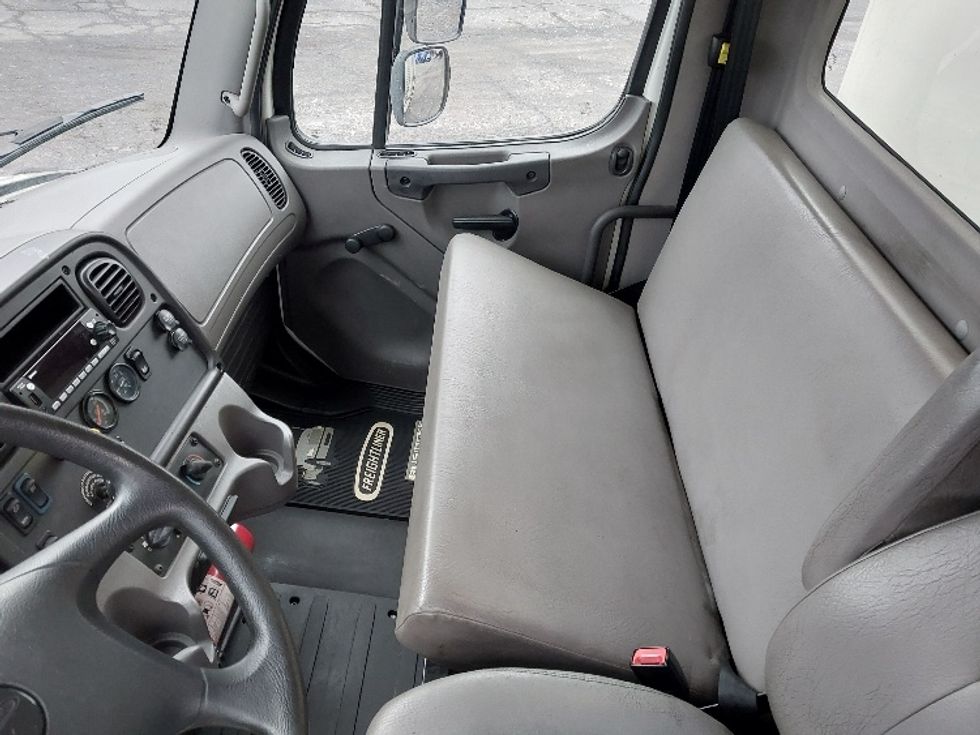 Beverage Truck-Light and Medium Duty Trucks-Freightliner-2017-M2-Harrisburg-PA-168,526\n\t\tmiles-$ 37,250 - Image 14