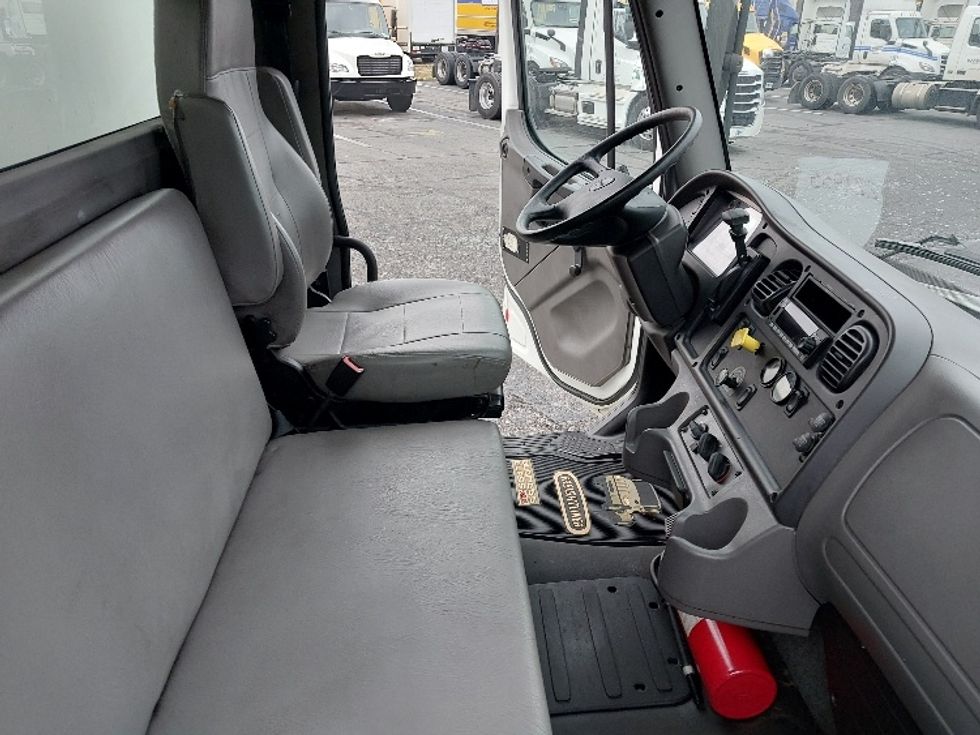 Beverage Truck-Light and Medium Duty Trucks-Freightliner-2017-M2-Harrisburg-PA-168,526\n\t\tmiles-$ 37,250 - Image 17