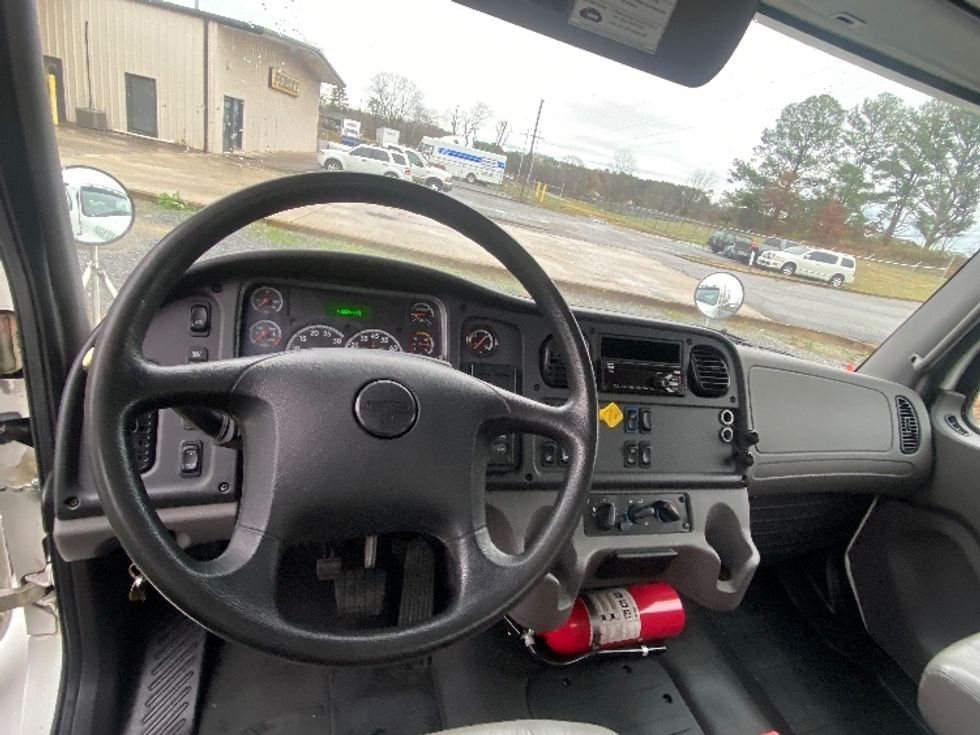 Beverage Truck-Light and Medium Duty Trucks-Freightliner-2018-M2-Cleveland-TN-122,626\n\t\tmiles-$ 36,500 - Image 13