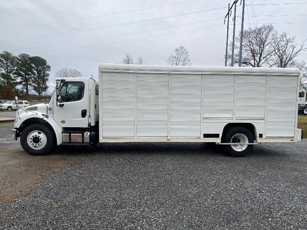 Beverage Truck-Light and Medium Duty Trucks-Freightliner-2018-M2-Cleveland-TN-122,626\n\t\tmiles-$ 36,500 - Image 4