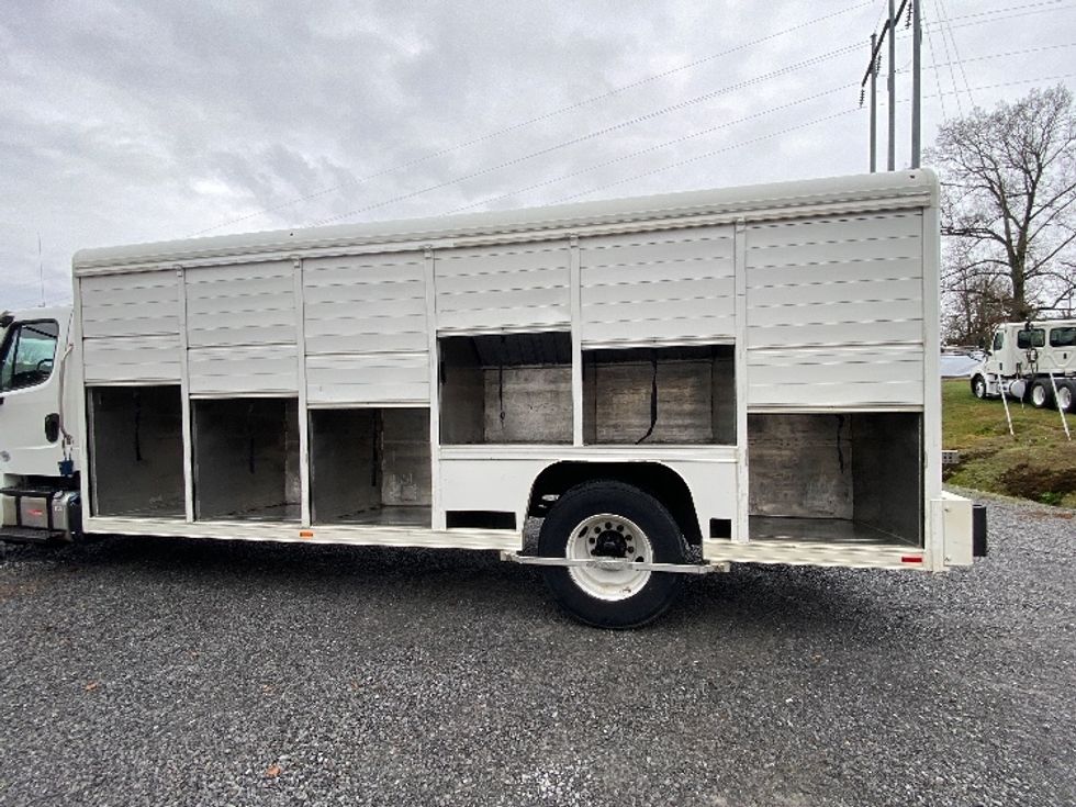 Beverage Truck-Light and Medium Duty Trucks-Freightliner-2018-M2-Cleveland-TN-122,626\n\t\tmiles-$ 36,500 - Image 7