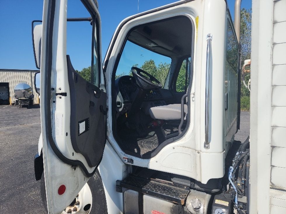 Beverage Truck-Light and Medium Duty Trucks-Freightliner-2018-M2-Elizabethtown-KY-354,418\n\t\tmiles-$ 20,000 - Image 11