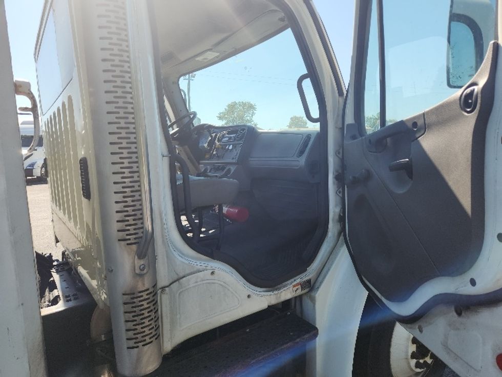 Beverage Truck-Light and Medium Duty Trucks-Freightliner-2018-M2-Elizabethtown-KY-354,418\n\t\tmiles-$ 20,000 - Image 15