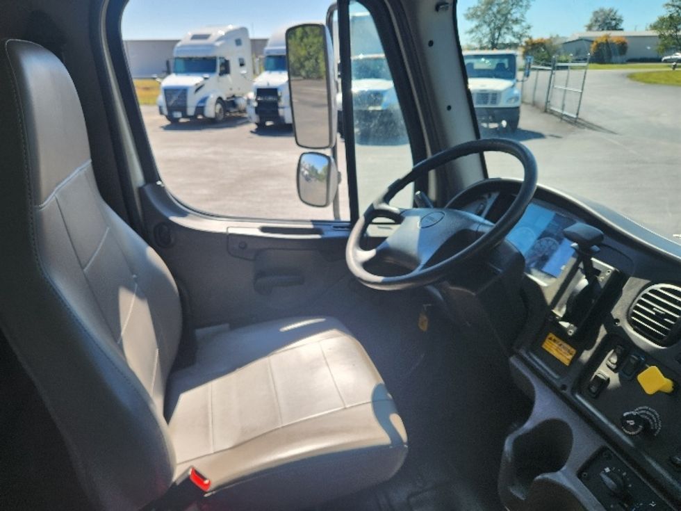 Beverage Truck-Light and Medium Duty Trucks-Freightliner-2018-M2-Elizabethtown-KY-354,418\n\t\tmiles-$ 20,000 - Image 17