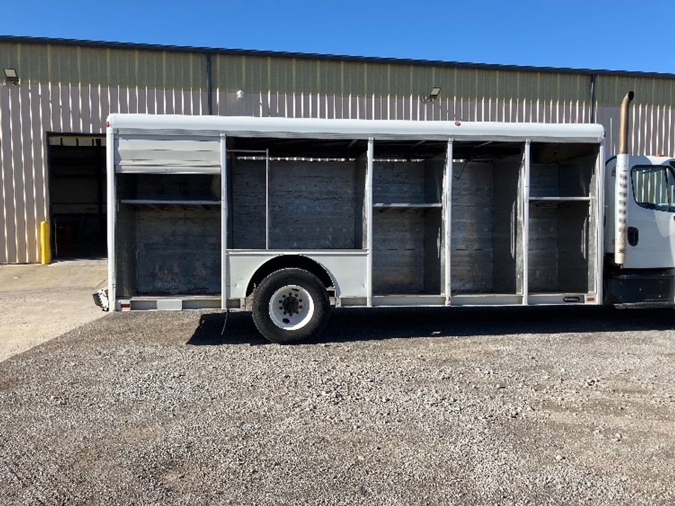 Beverage Truck-Light and Medium Duty Trucks-Freightliner-2018-M2-Hueytown-AL-211,688\n\t\tmiles-$ 38,750 - Image 11