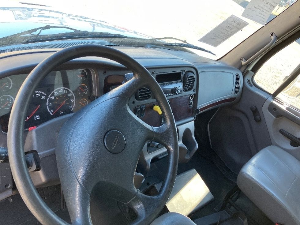 Beverage Truck-Light and Medium Duty Trucks-Freightliner-2018-M2-Hueytown-AL-211,688\n\t\tmiles-$ 38,750 - Image 16