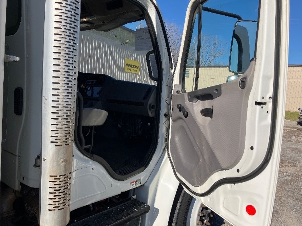 Beverage Truck-Light and Medium Duty Trucks-Freightliner-2018-M2-Hueytown-AL-211,688\n\t\tmiles-$ 38,750 - Image 20