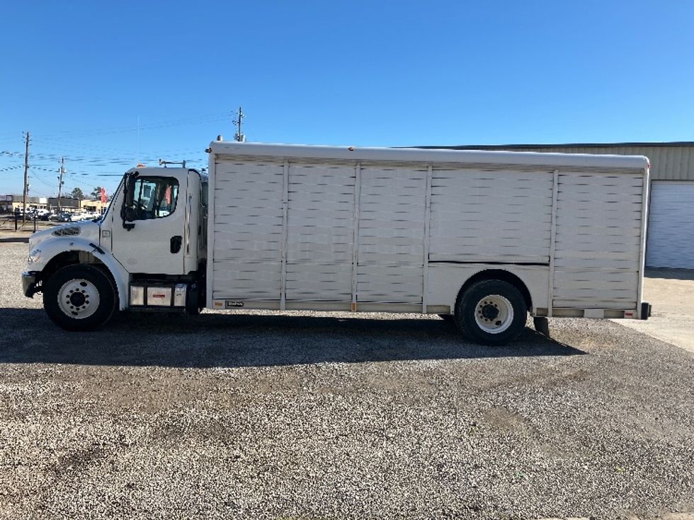 Beverage Truck-Light and Medium Duty Trucks-Freightliner-2018-M2-Hueytown-AL-211,688\n\t\tmiles-$ 38,750 - Image 4