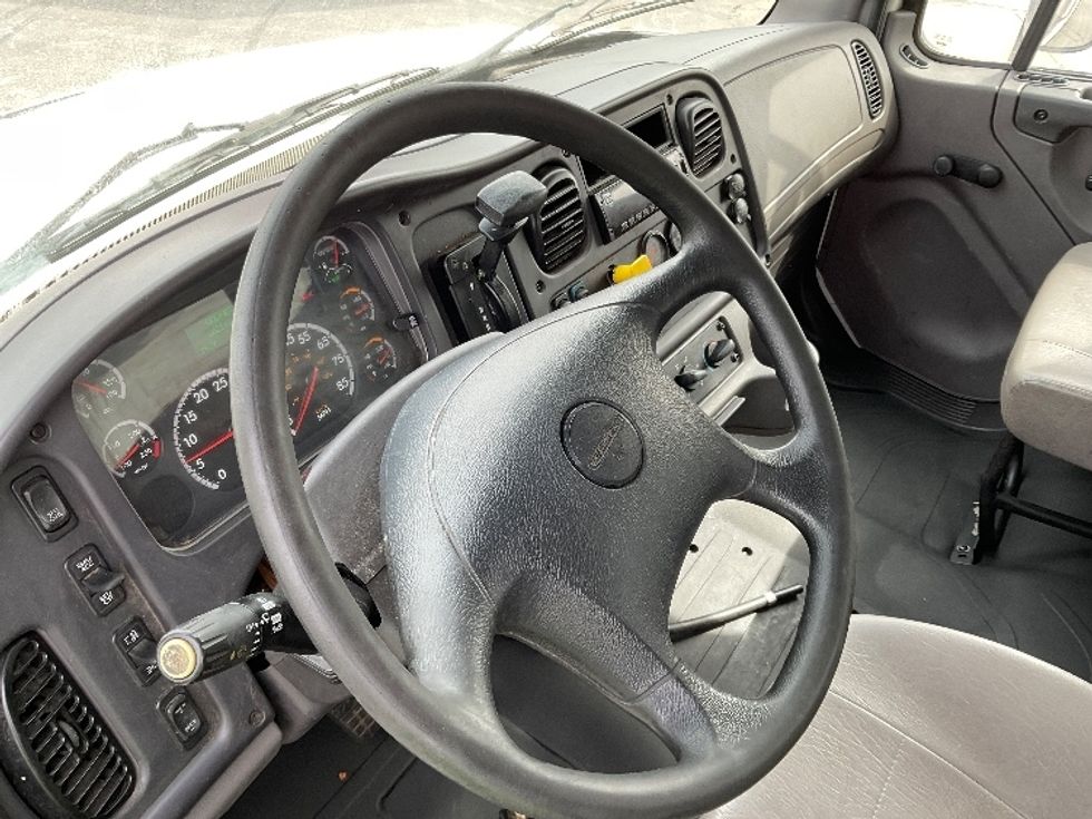 Beverage Truck-Light and Medium Duty Trucks-Freightliner-2018-M2-Milwaukee-WI-262,148\n\t\tmiles-$ 29,500 - Image 12