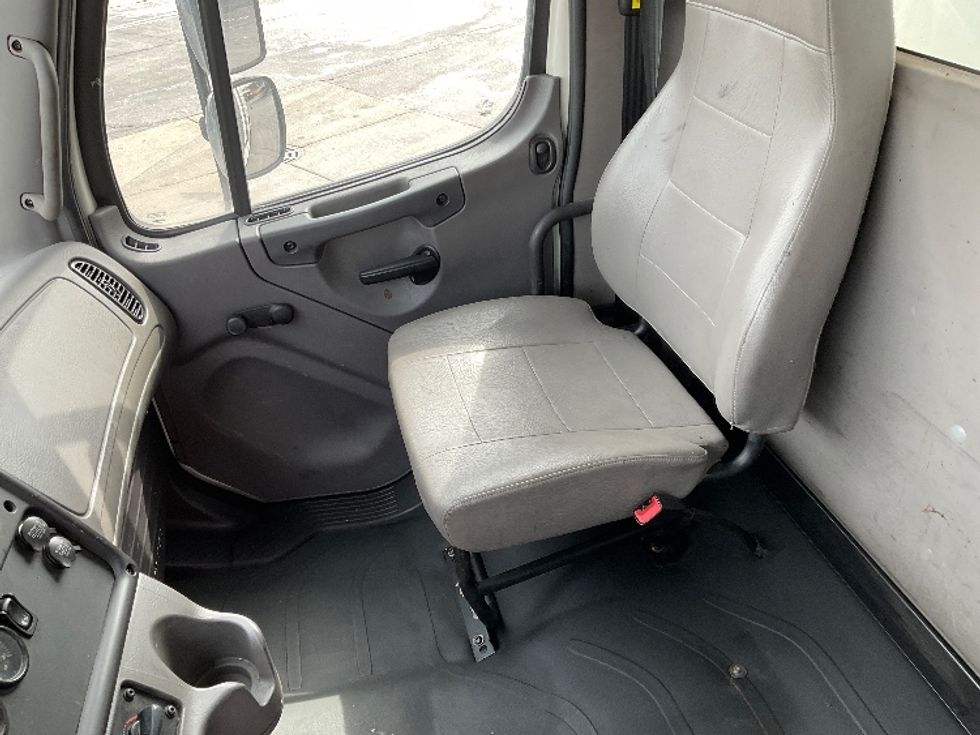 Beverage Truck-Light and Medium Duty Trucks-Freightliner-2018-M2-Milwaukee-WI-262,148\n\t\tmiles-$ 29,500 - Image 14