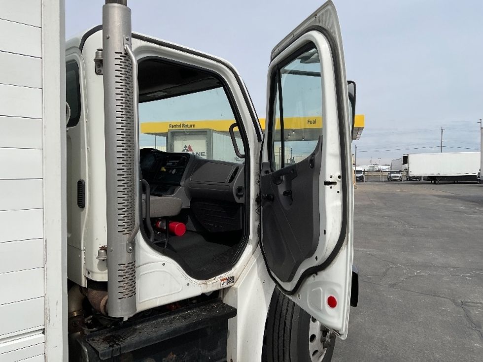 Beverage Truck-Light and Medium Duty Trucks-Freightliner-2018-M2-Milwaukee-WI-262,148\n\t\tmiles-$ 29,500 - Image 15