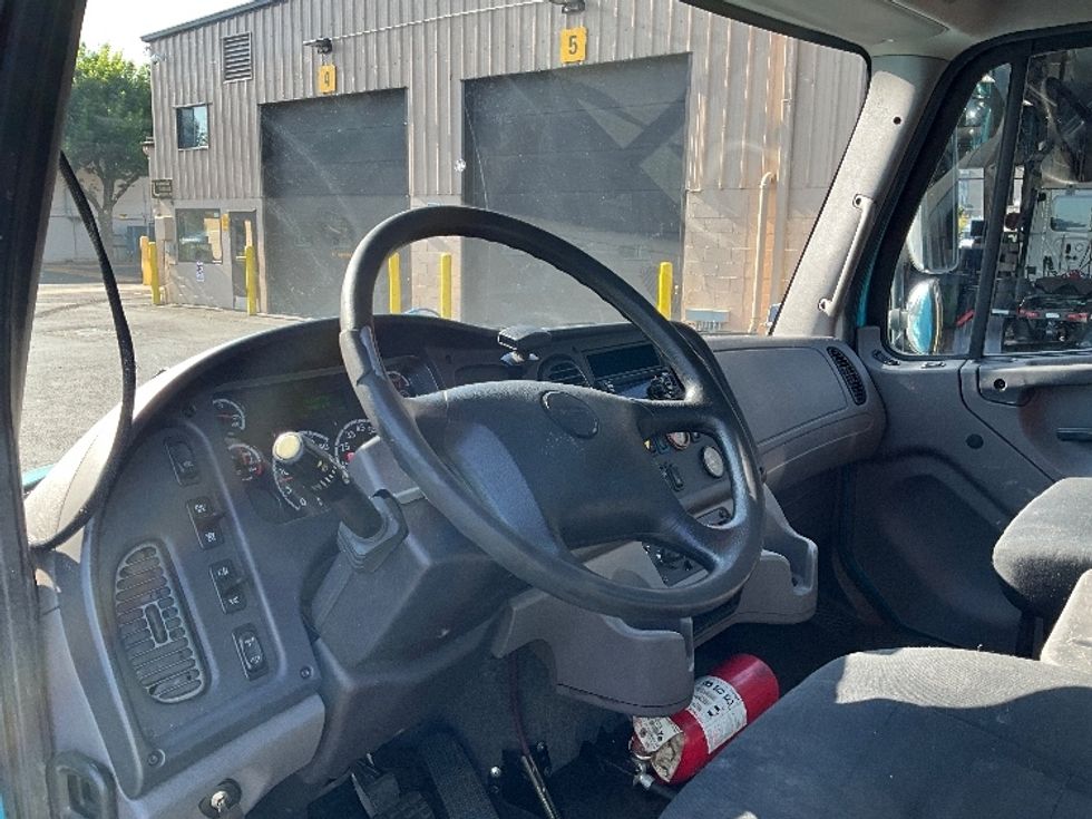 Beverage Truck-Light and Medium Duty Trucks-Freightliner-2018-M2-Phoenix-AZ-109,760\n\t\tmiles-$ 45,250 - Image 17