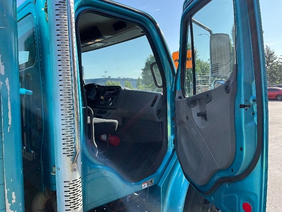 Beverage Truck-Light and Medium Duty Trucks-Freightliner-2018-M2-Phoenix-AZ-109,760\n\t\tmiles-$ 45,250 - Image 18