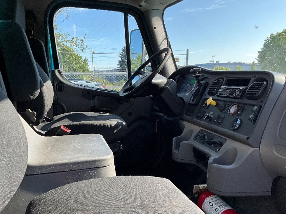 Beverage Truck-Light and Medium Duty Trucks-Freightliner-2018-M2-Phoenix-AZ-109,760\n\t\tmiles-$ 45,250 - Image 22