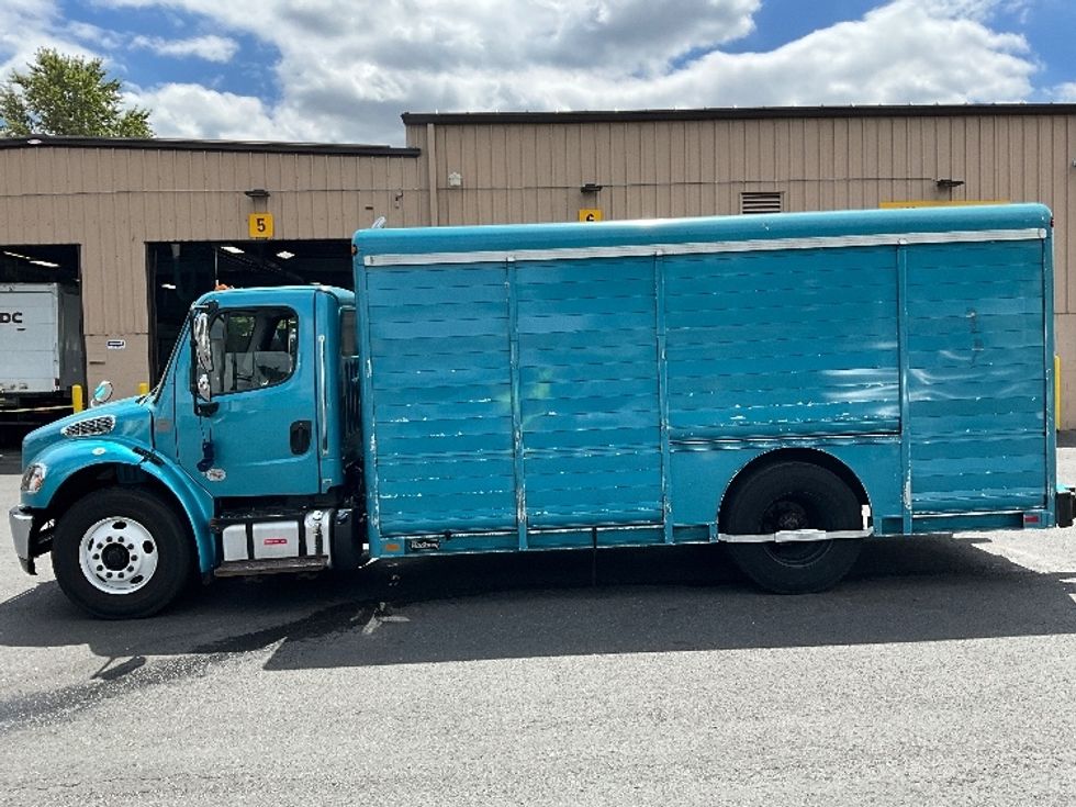 Beverage Truck-Light and Medium Duty Trucks-Freightliner-2018-M2-Portland-OR-135,066\n\t\tmiles-$ 43,500 - Image 4