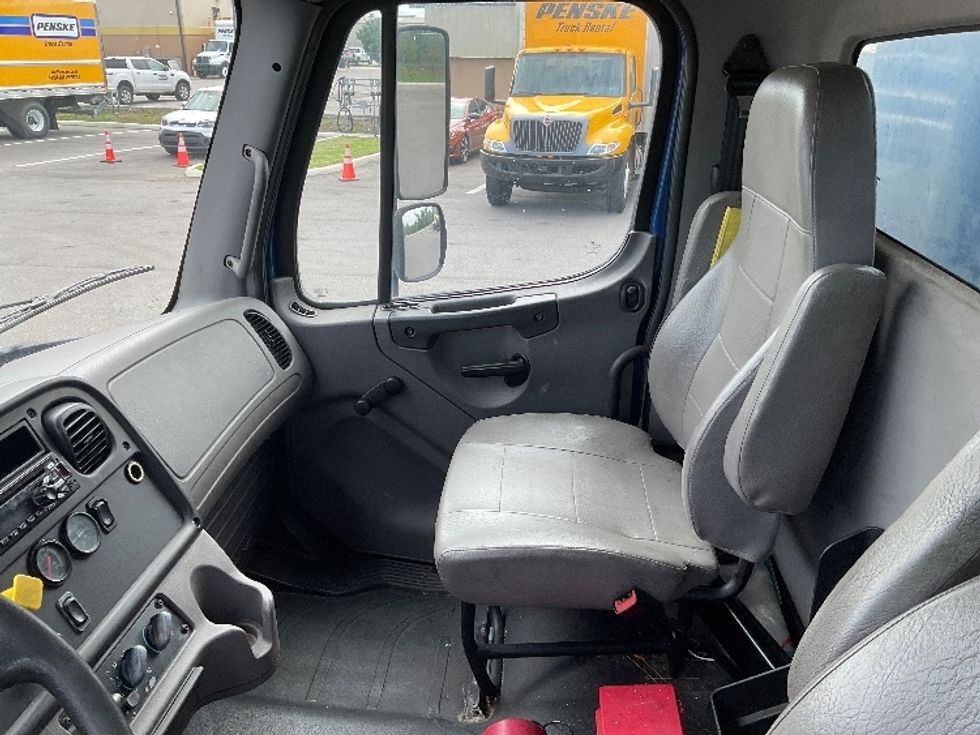 Beverage Truck-Light and Medium Duty Trucks-Freightliner-2018-M2-Tampa-FL-174,399\n\t\tmiles-$ 36,750 - Image 16