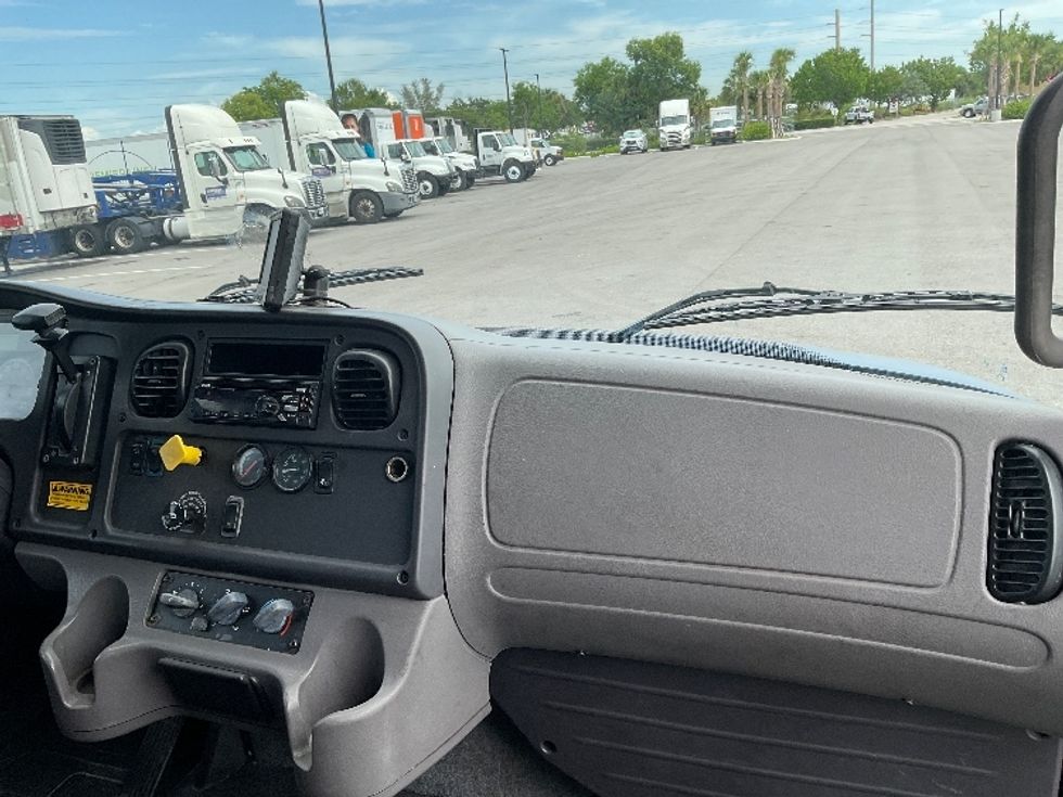 Beverage Truck-Light and Medium Duty Trucks-Freightliner-2018-M2-Tampa-FL-174,399\n\t\tmiles-$ 36,750 - Image 18