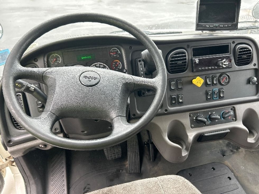 Beverage Truck-Light and Medium Duty Trucks-Freightliner-2019-M2-Conklin-NY-188,473\n\t\tmiles-$ 37,250 - Image 13