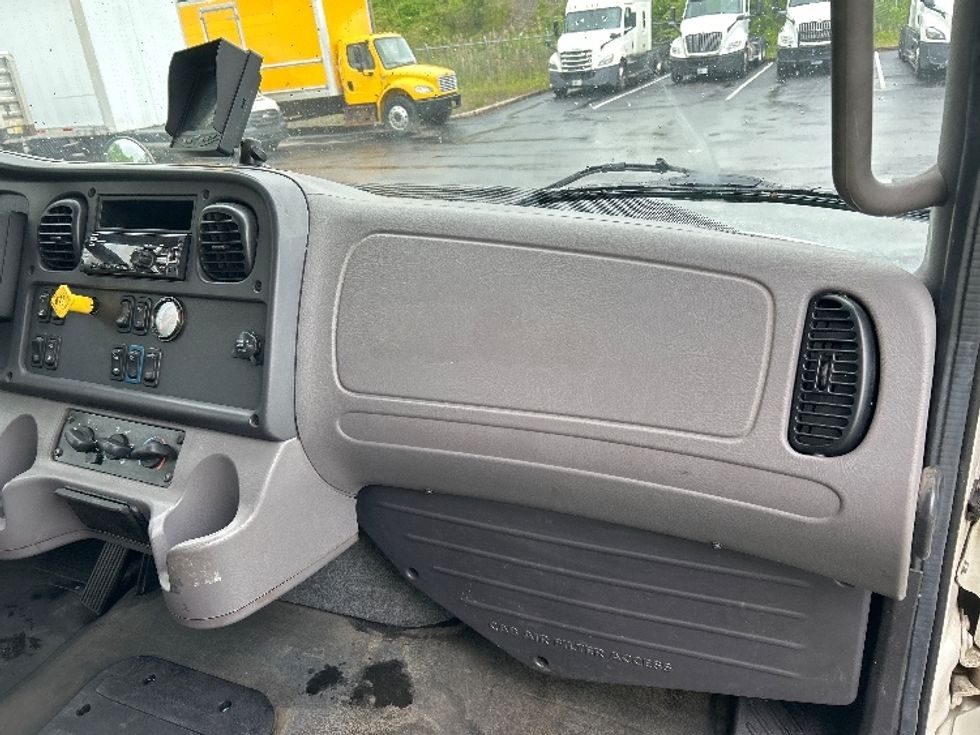 Beverage Truck-Light and Medium Duty Trucks-Freightliner-2019-M2-Conklin-NY-188,473\n\t\tmiles-$ 37,250 - Image 16