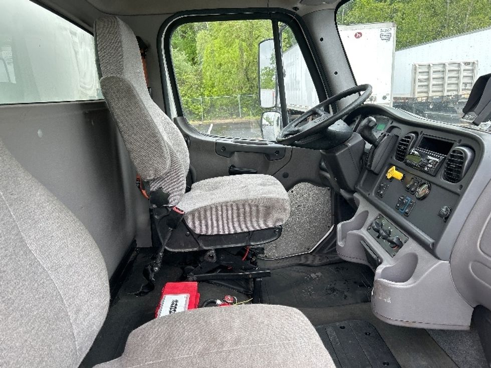 Beverage Truck-Light and Medium Duty Trucks-Freightliner-2019-M2-Conklin-NY-188,473\n\t\tmiles-$ 37,250 - Image 17