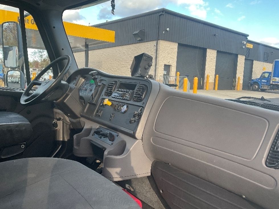 Beverage Truck-Light and Medium Duty Trucks-Freightliner-2019-M2-Jessup-PA-127,656\n\t\tmiles-$ 41,750 - Image 17