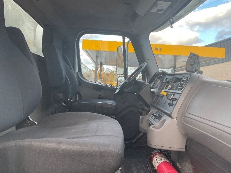 Beverage Truck-Light and Medium Duty Trucks-Freightliner-2019-M2-Jessup-PA-127,656\n\t\tmiles-$ 41,750 - Image 18