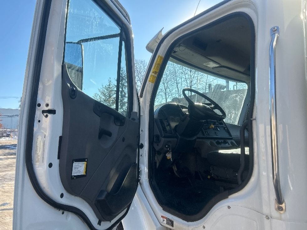 Beverage Truck-Light and Medium Duty Trucks-Freightliner-2019-M2-Jessup-PA-136,640\n\t\tmiles-$ 41,000 - Image 13