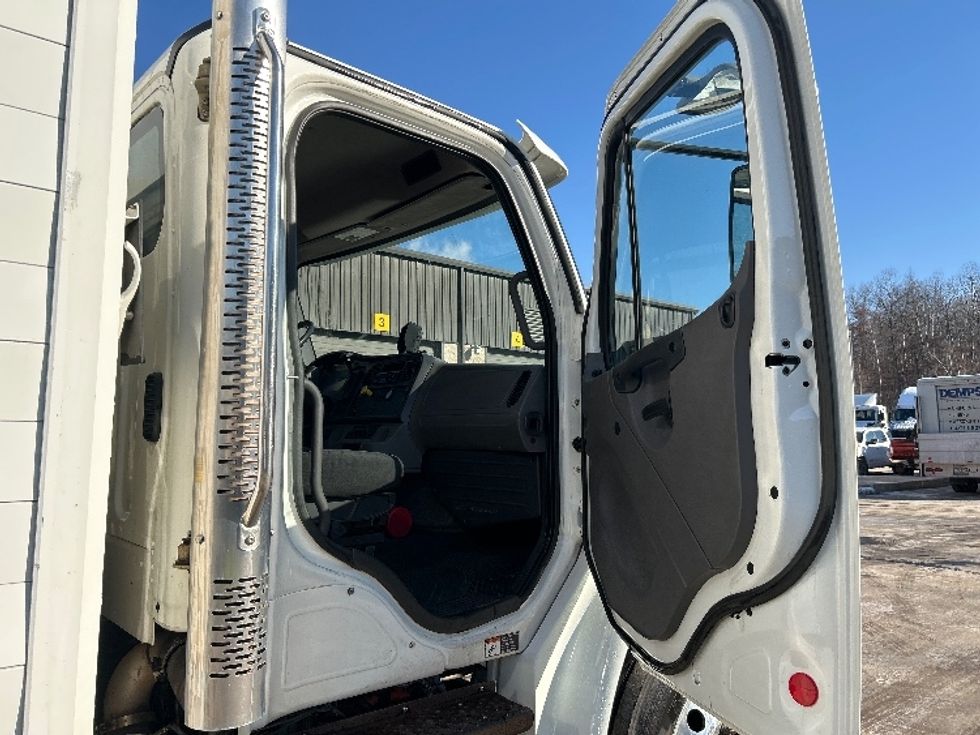 Beverage Truck-Light and Medium Duty Trucks-Freightliner-2019-M2-Jessup-PA-136,640\n\t\tmiles-$ 41,000 - Image 17