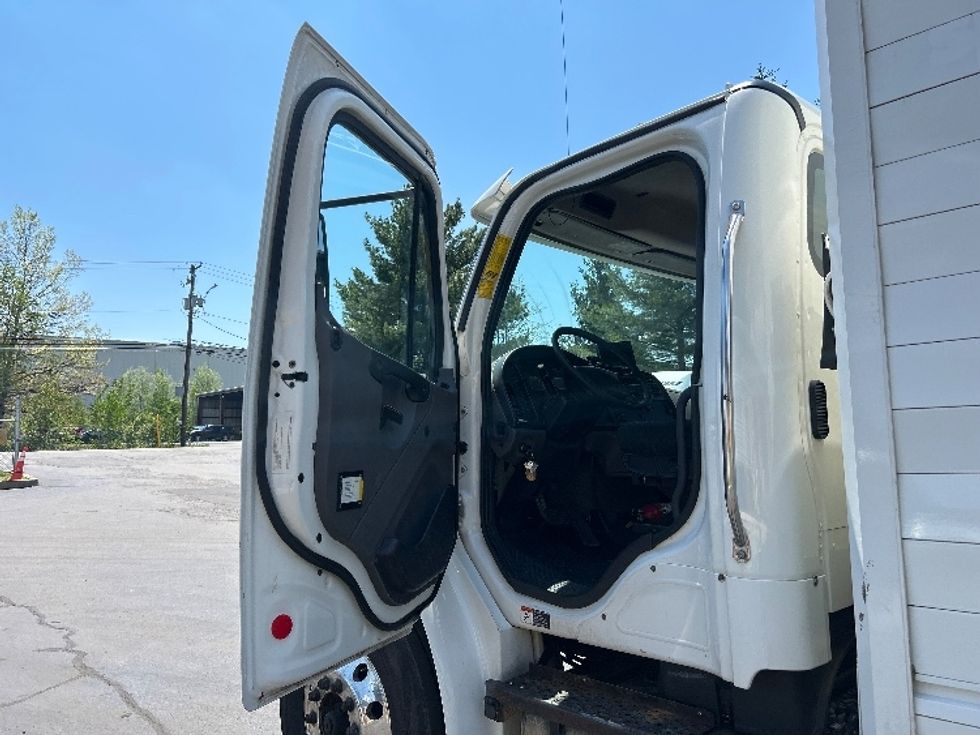 Beverage Truck-Light and Medium Duty Trucks-Freightliner-2019-M2-Jessup-PA-146,758\n\t\tmiles-$ 36,500 - Image 13