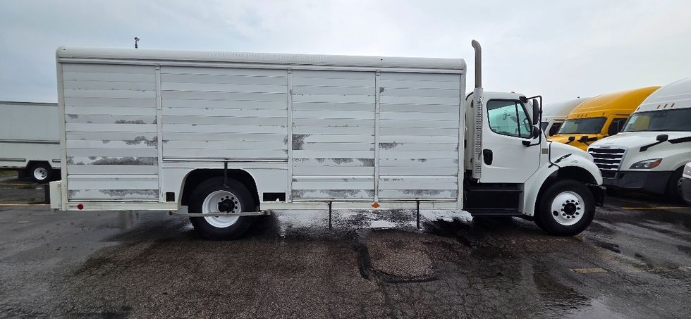 Beverage Truck-Light and Medium Duty Trucks-Freightliner-2019-M2-Middlefield-OH-192,113\n\t\tmiles-$ 41,250 - Image 10