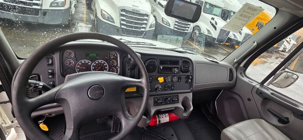 Beverage Truck-Light and Medium Duty Trucks-Freightliner-2019-M2-Middlefield-OH-192,113\n\t\tmiles-$ 41,250 - Image 13