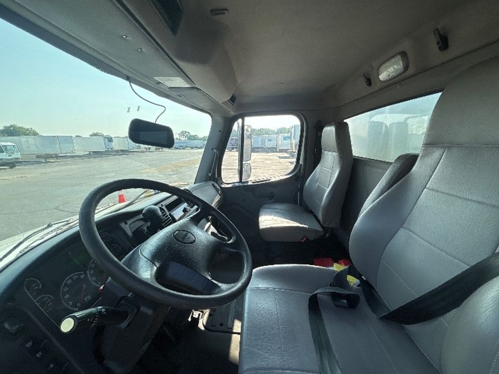 Beverage Truck-Light and Medium Duty Trucks-Freightliner-2019-M2-Middlefield-OH-192,113\n\t\tmiles-$ 41,250 - Image 14