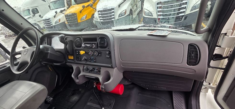 Beverage Truck-Light and Medium Duty Trucks-Freightliner-2019-M2-Middlefield-OH-192,113\n\t\tmiles-$ 41,250 - Image 16