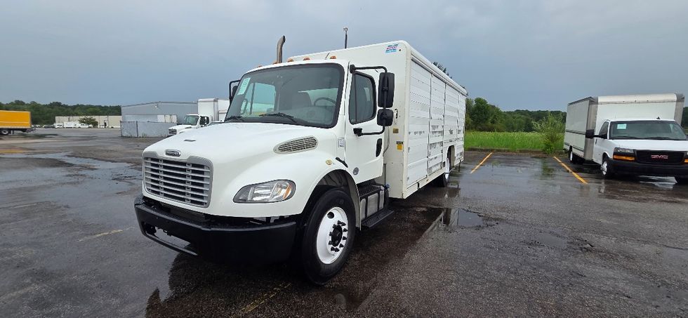 Beverage Truck-Light and Medium Duty Trucks-Freightliner-2019-M2-Middlefield-OH-192,113\n\t\tmiles-$ 41,250 - Image 3
