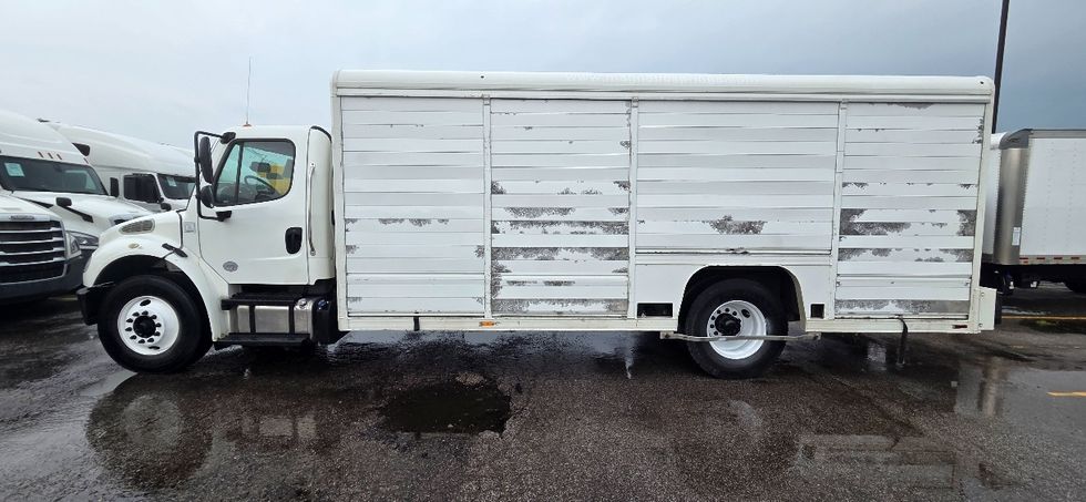 Beverage Truck-Light and Medium Duty Trucks-Freightliner-2019-M2-Middlefield-OH-192,113\n\t\tmiles-$ 41,250 - Image 4