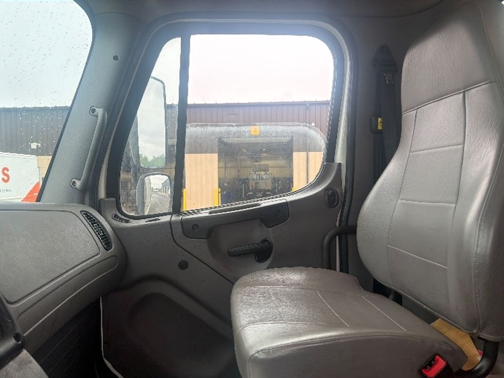 Beverage Truck-Light and Medium Duty Trucks-Freightliner-2019-M2-Middlefield-OH-234,376\n\t\tmiles-$ 35,500 - Image 16