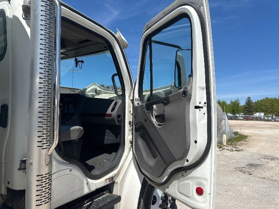 Beverage Truck-Light and Medium Duty Trucks-Freightliner-2019-M2-North Fond Du Lac-WI-129,296\n\t\tmiles-$ 42,000 - Image 15