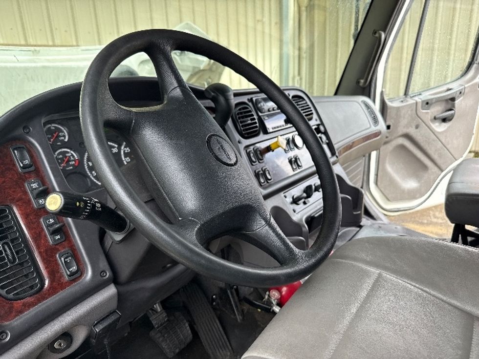 Beverage Truck-Light and Medium Duty Trucks-Freightliner-2019-M2-Pensacola-FL-137,565\n\t\tmiles-$ 54,500 - Image 14