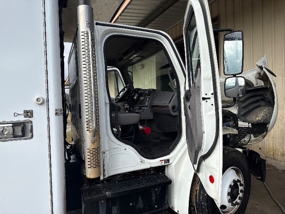 Beverage Truck-Light and Medium Duty Trucks-Freightliner-2019-M2-Pensacola-FL-137,565\n\t\tmiles-$ 54,500 - Image 16