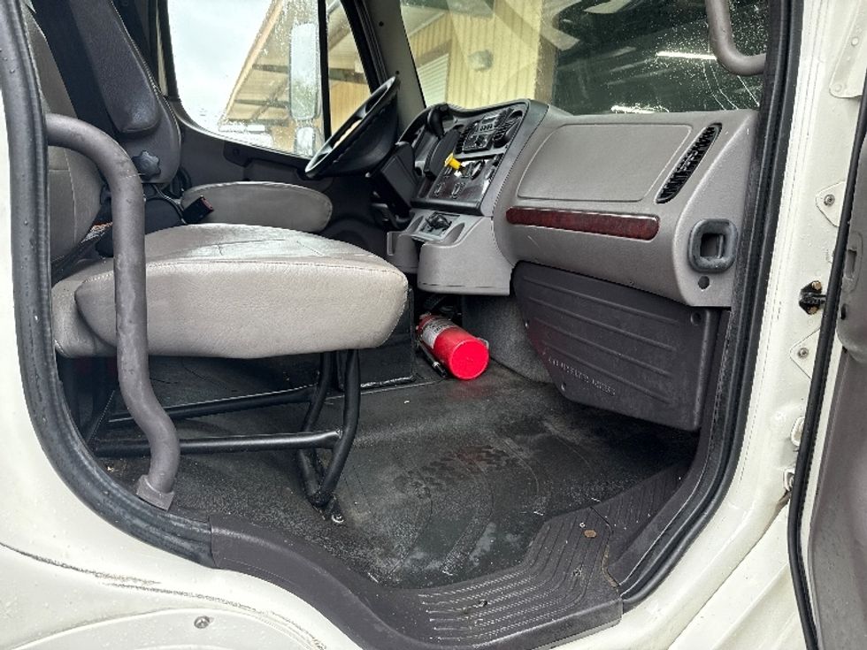 Beverage Truck-Light and Medium Duty Trucks-Freightliner-2019-M2-Pensacola-FL-137,565\n\t\tmiles-$ 54,500 - Image 18