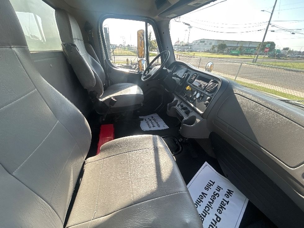 Beverage Truck-Light and Medium Duty Trucks-Freightliner-2020-M2-Amarillo-TX-177,089\n\t\tmiles-$ 17,000 - Image 20