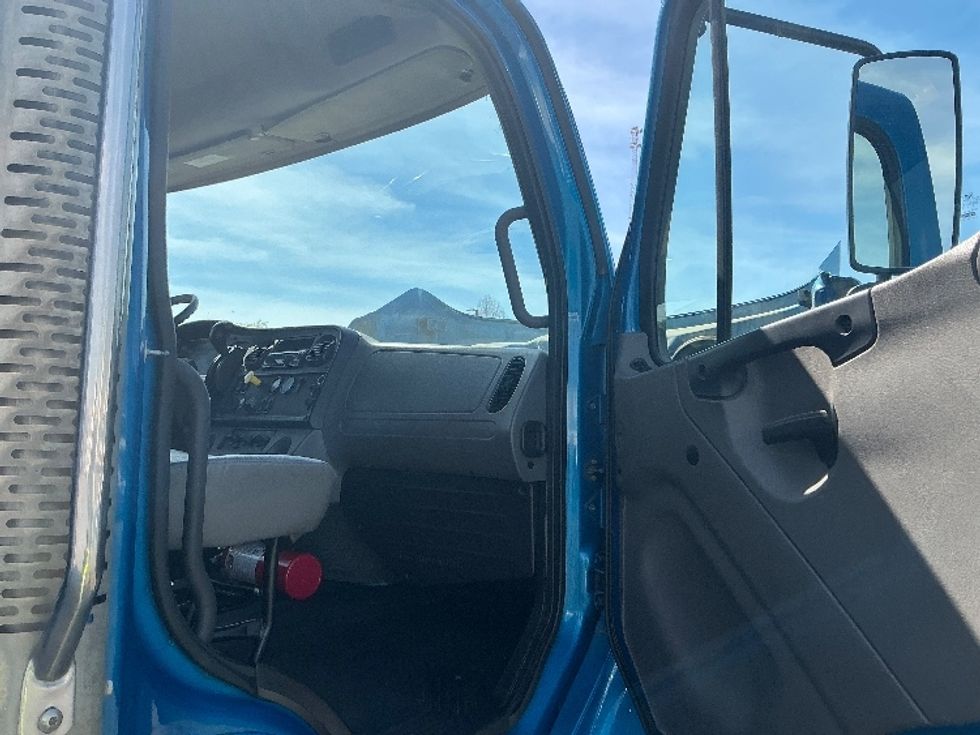 Beverage Truck-Light and Medium Duty Trucks-Freightliner-2020-M2-Austin-TX-173,693\n\t\tmiles-$ 43,500 - Image 12