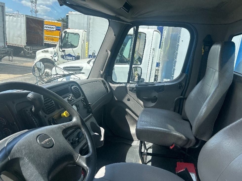 Beverage Truck-Light and Medium Duty Trucks-Freightliner-2020-M2-San Antonio-TX-197,775\n\t\tmiles-$ 43,250 - Image 14