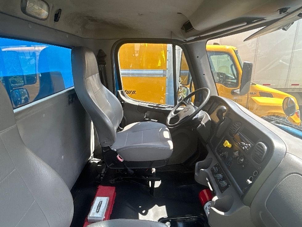 Beverage Truck-Light and Medium Duty Trucks-Freightliner-2020-M2-San Antonio-TX-197,775\n\t\tmiles-$ 43,250 - Image 17
