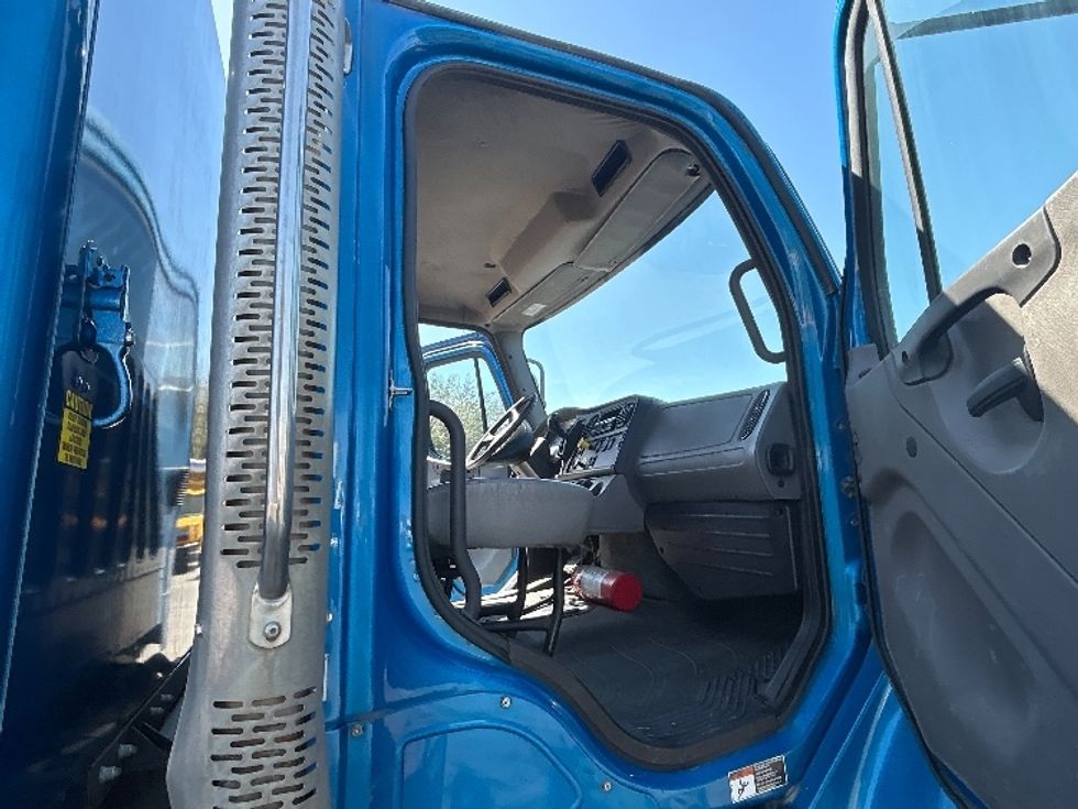 Beverage Truck-Light and Medium Duty Trucks-Freightliner-2020-M2-San Antonio-TX-203,777\n\t\tmiles-$ 39,500 - Image 16