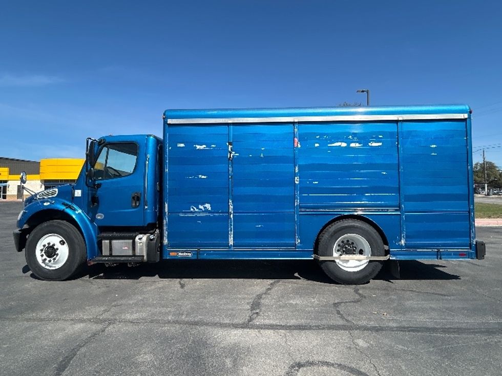 Beverage Truck-Light and Medium Duty Trucks-Freightliner-2020-M2-San Antonio-TX-203,777\n\t\tmiles-$ 39,500 - Image 4