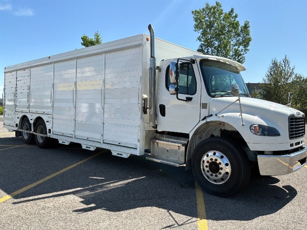 Beverage Truck-Light and Medium Duty Trucks-Freightliner-2020-M2-Ste-Foy-PQ-188,265\n\t\tkm-$ 91,500 - Image 1