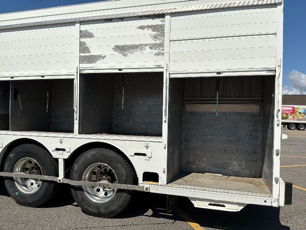 Beverage Truck-Light and Medium Duty Trucks-Freightliner-2020-M2-Ste-Foy-PQ-188,265\n\t\tkm-$ 91,500 - Image 11